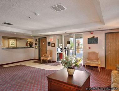 Super 8 By Wyndham Winfield-quail Ridge Area Hotel Winfield
